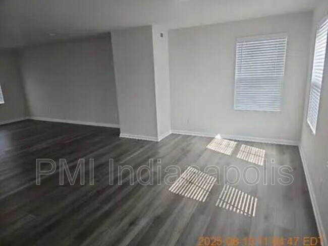 Building Photo - 1854 Cascades Dr
