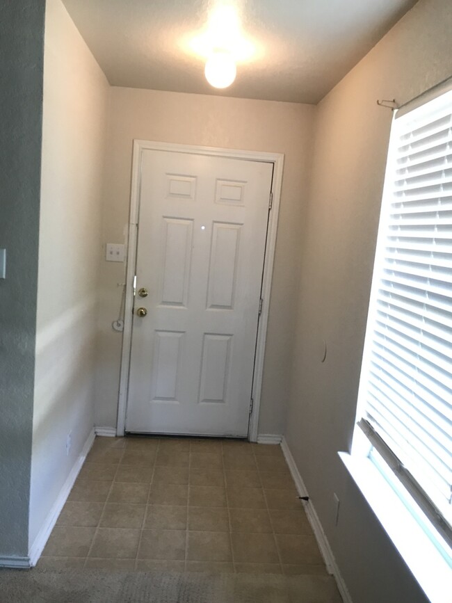 Building Photo - 145 Brahma Way