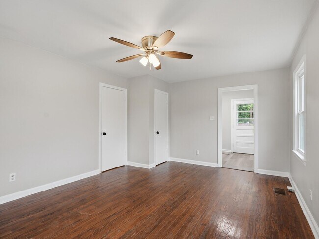 Building Photo - Quaint 3 bed 1 bath home in charming Decatur!