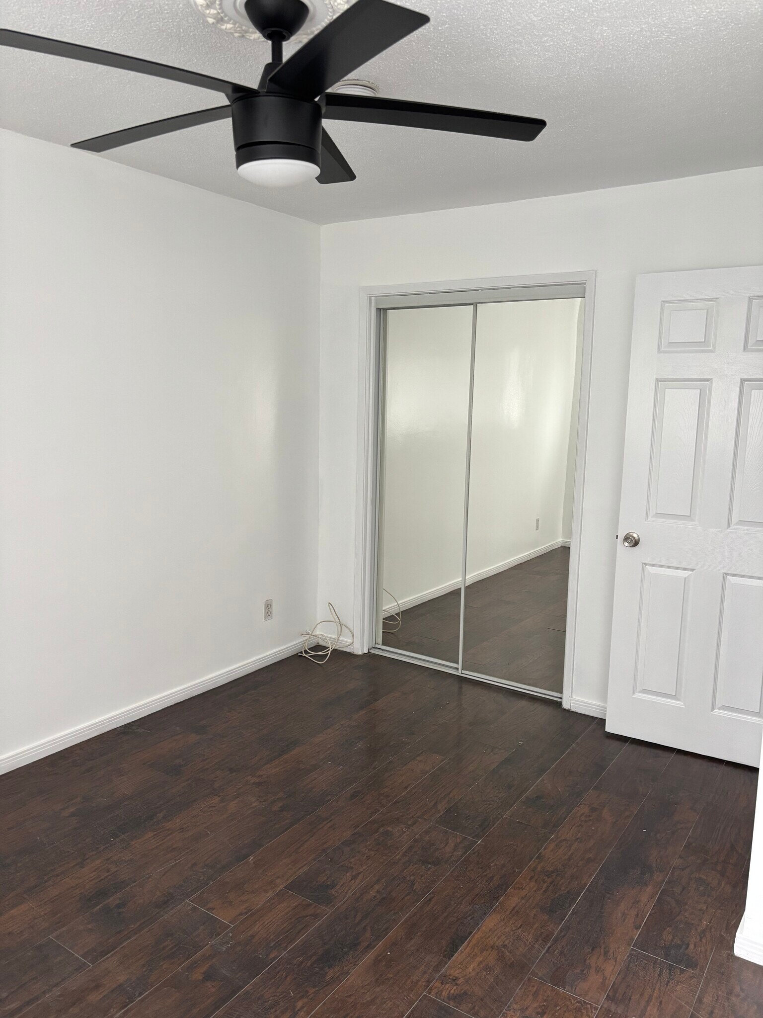 Building Photo - 1639 W 80th St