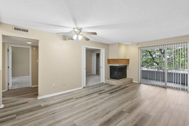 Building Photo - 1065 Acapulco Ct