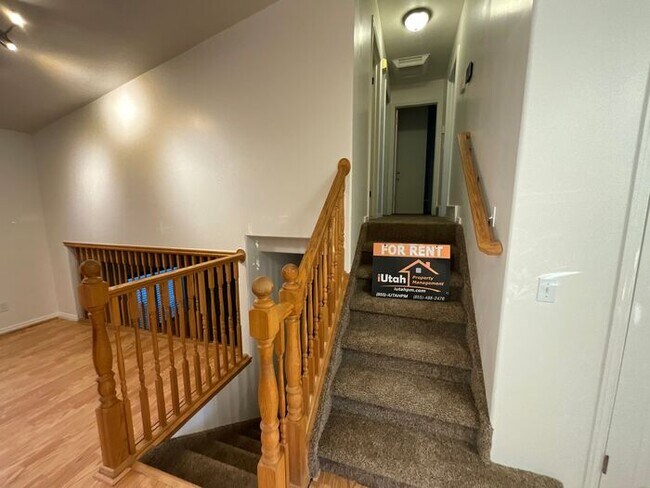 Building Photo - 4 Bedroom 2 1/2 Bath Home Oversized 2 Car ...