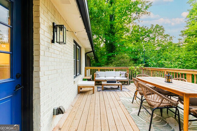 Building Photo - 1953 Copperfield Cir