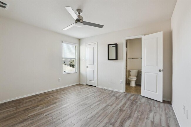 Building Photo - 5713 Kennedy St