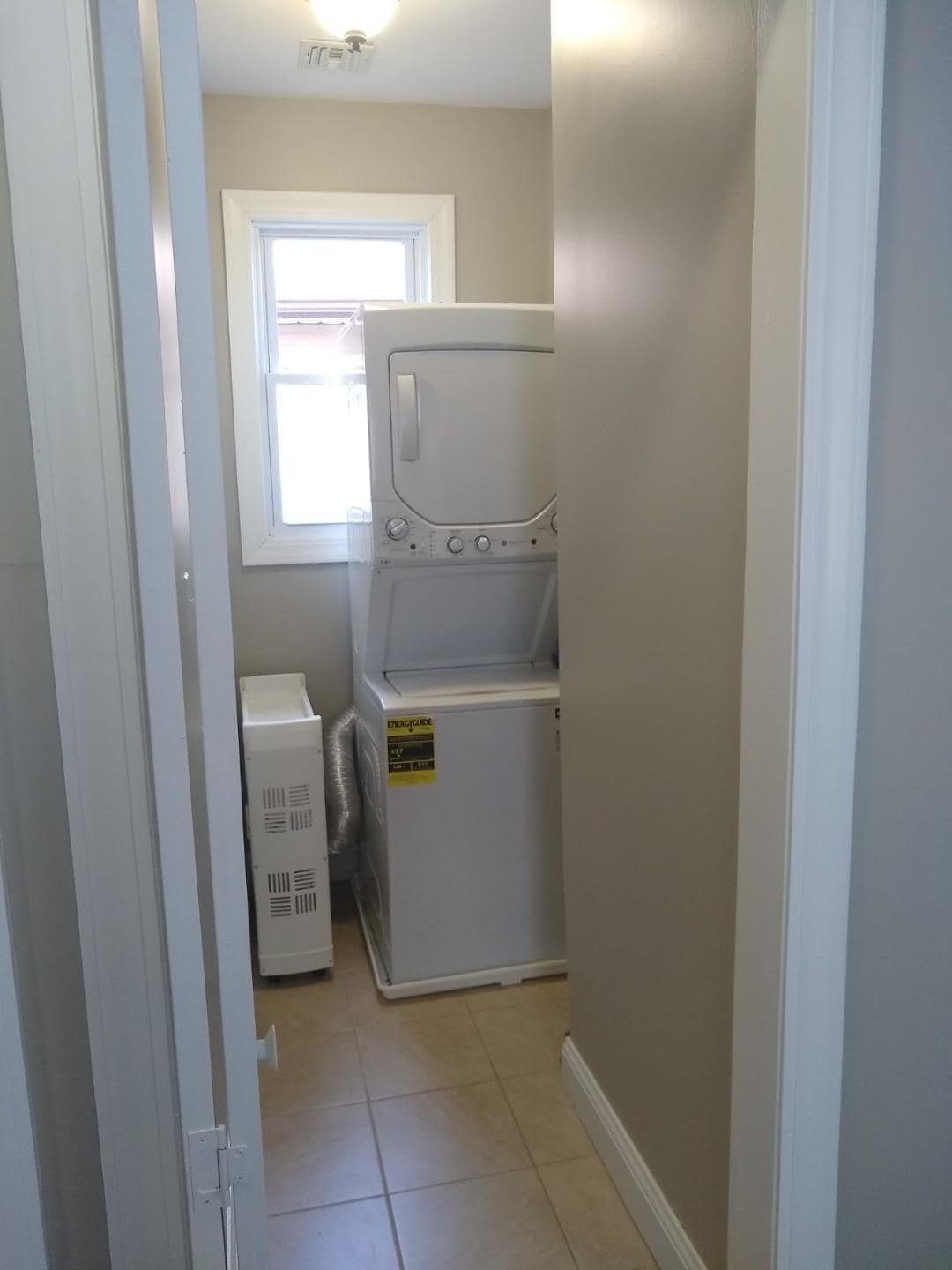 In unit laundry - 747 Adams Ave