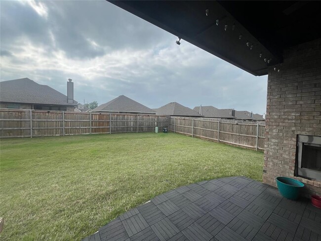 Building Photo - 5405 Carmel Crk Dr
