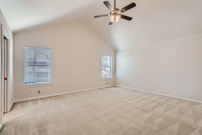 Building Photo - Beautiful 4-bedroom, 3-bath home in the de...