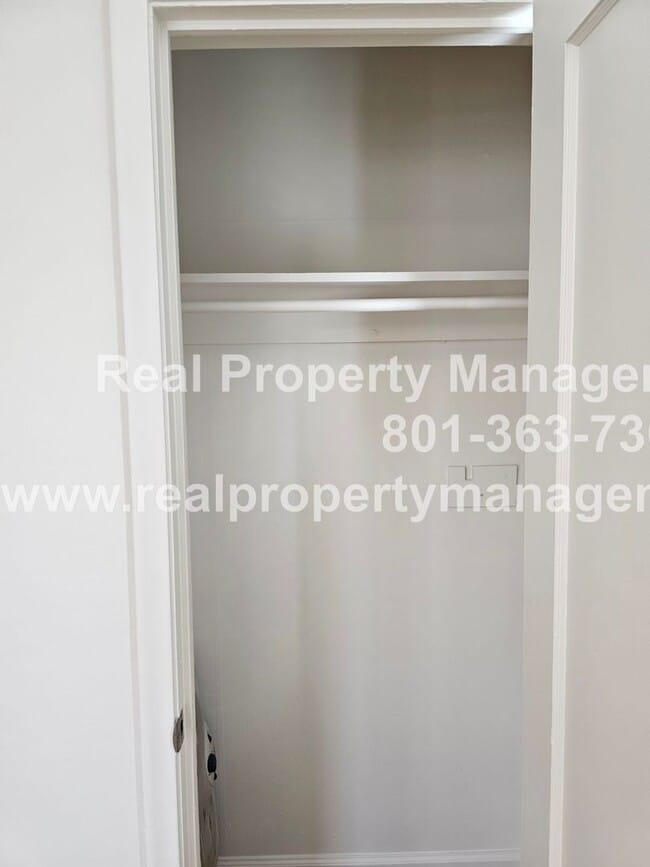 Building Photo - Check Out This 4 Bedroom 2 Bathroom Home i...