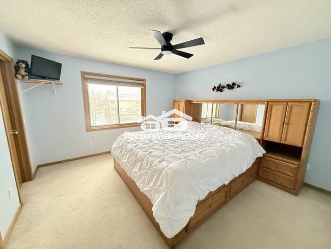 Building Photo - SFH - 6 Bed Farmington for Rent - Avail May 2026
