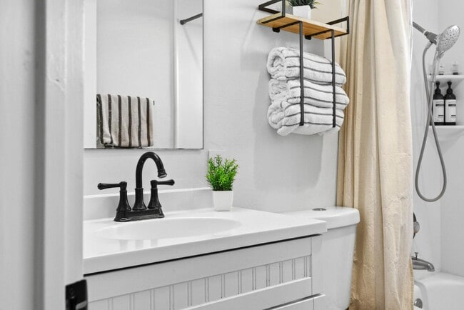 Building Photo - 4262 Wilson Ave