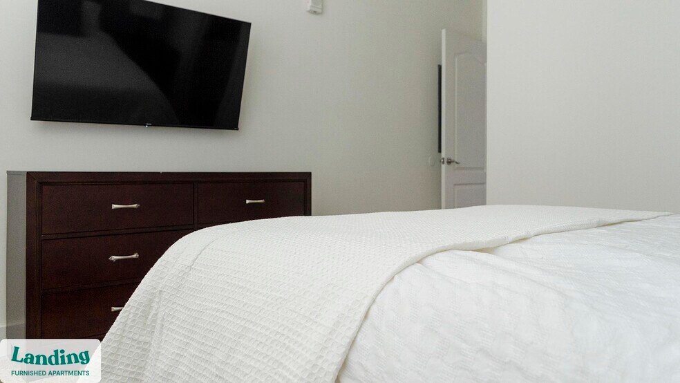 Building Photo - 901 Kelly Green Ln