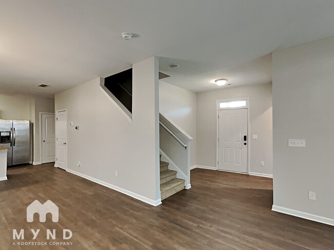Building Photo - 404 Lake Ridge Ln