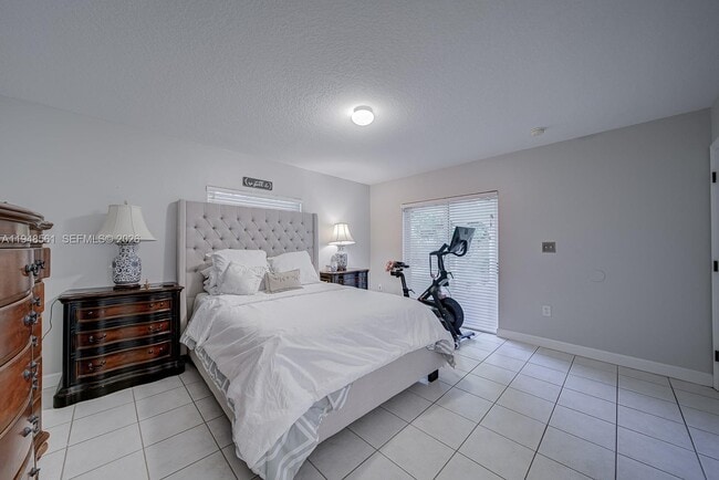 Building Photo - 18128 SW 151st Ave