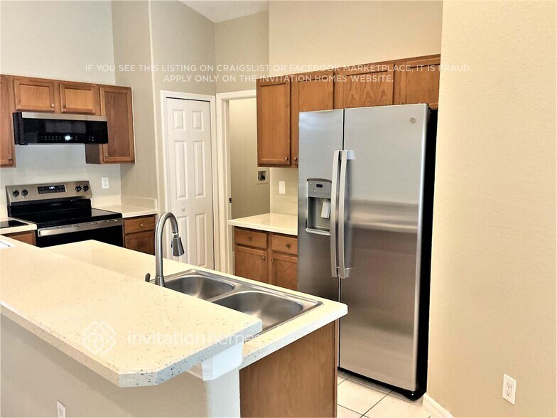 Building Photo - 102 Vine Dr