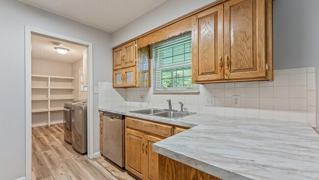 Building Photo - Cozy 3-Bedroom Home in a Great Location