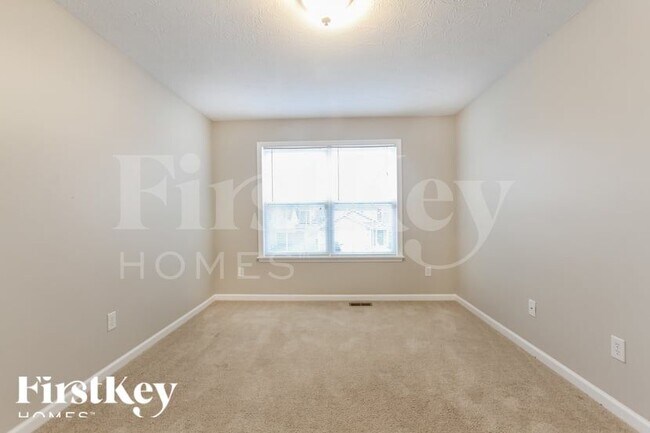 Building Photo - 5776 Bluff View Ln