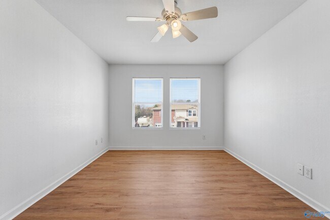 Building Photo - 313 Kenneth Blvd NW