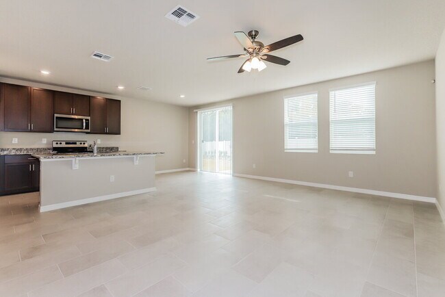 Building Photo - 38955 Harlow Rose Dr