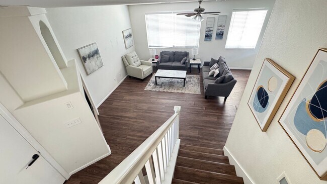 Building Photo - Beautiful home with POOL and spa located n...