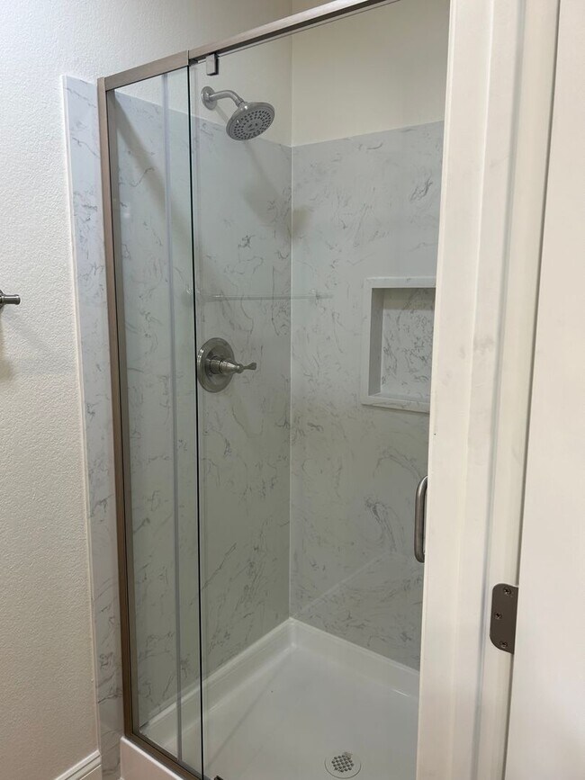 Building Photo - 2813 Vista Palomar