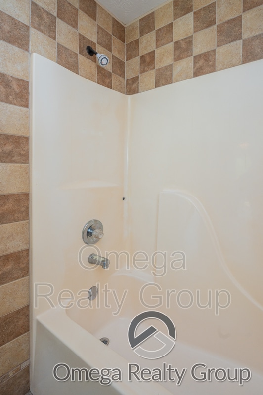 Building Photo - 900 Mister Dr