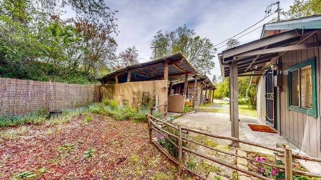 Building Photo - Adorable West County One Bedroom Cottage