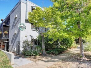 Building Photo - Stylish 1BR/1BA Apartment in Congress Park...