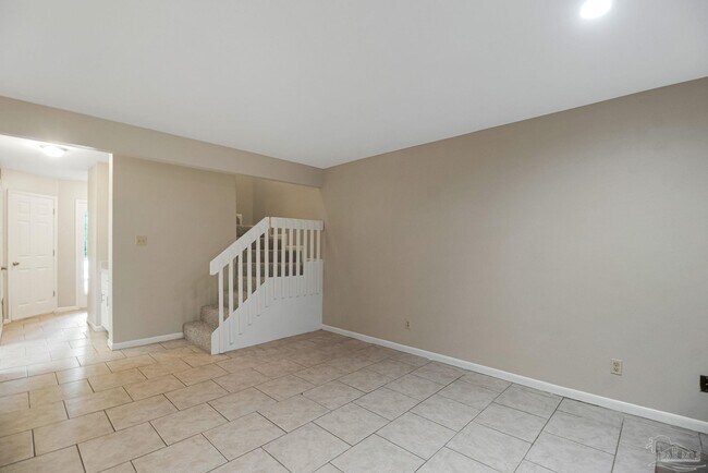 Building Photo - 464 E Burgess Rd