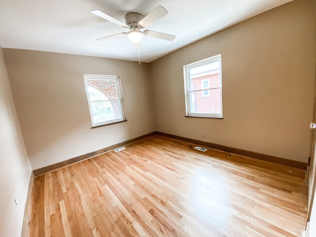 Front Bedroom - 6604 Buckingham Plz