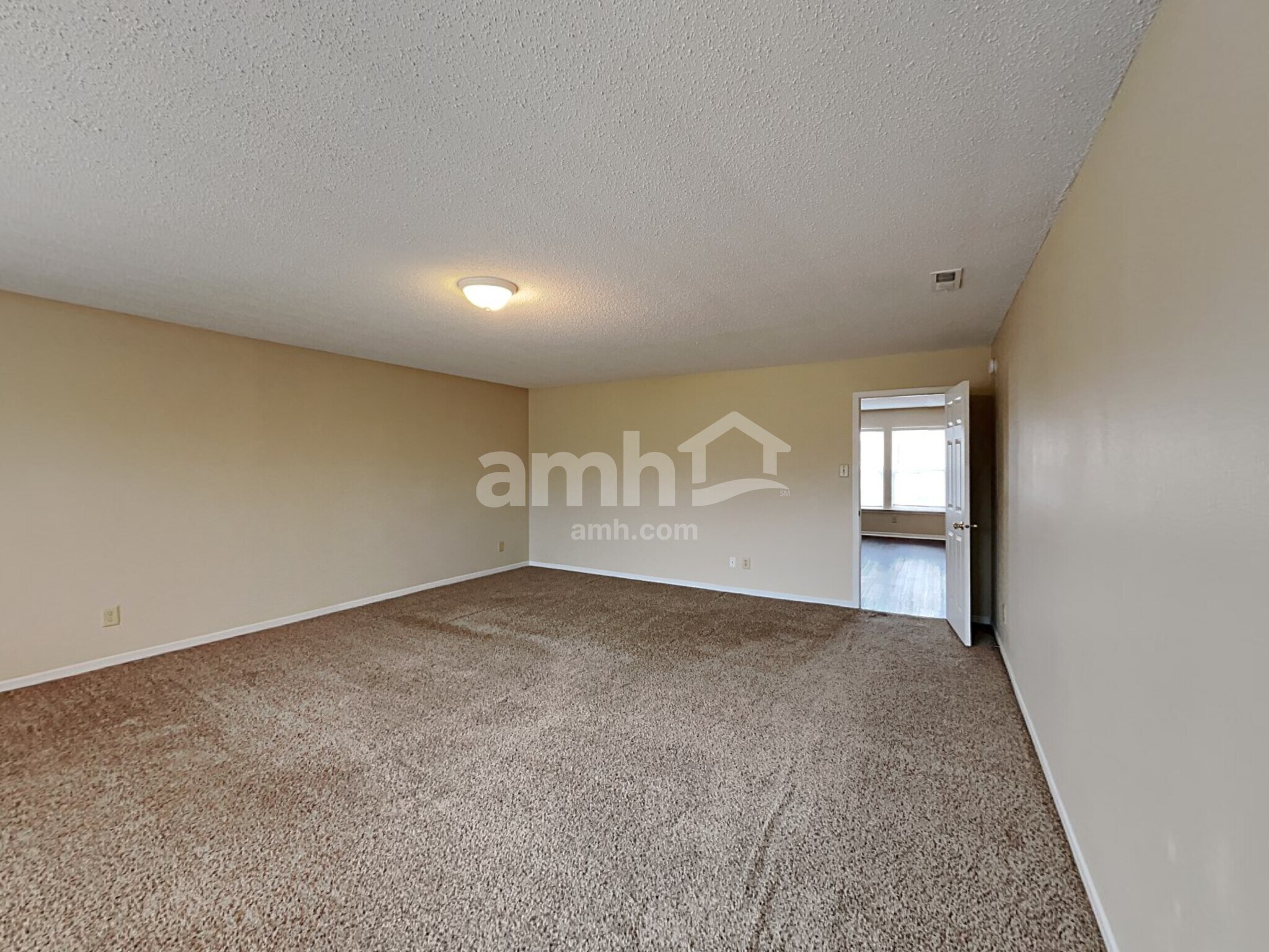 Building Photo - 10798 Cyrus Dr