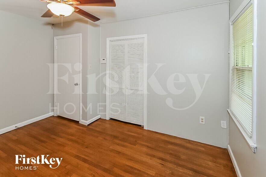 Building Photo - 1325 Wilbec Rd