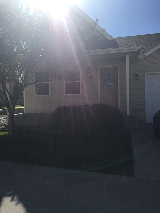 Building Photo - 642 Antelope Cir