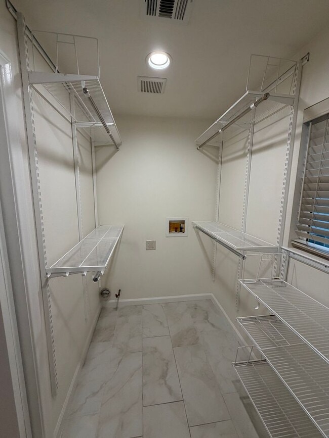 Building Photo - 1630Lynd