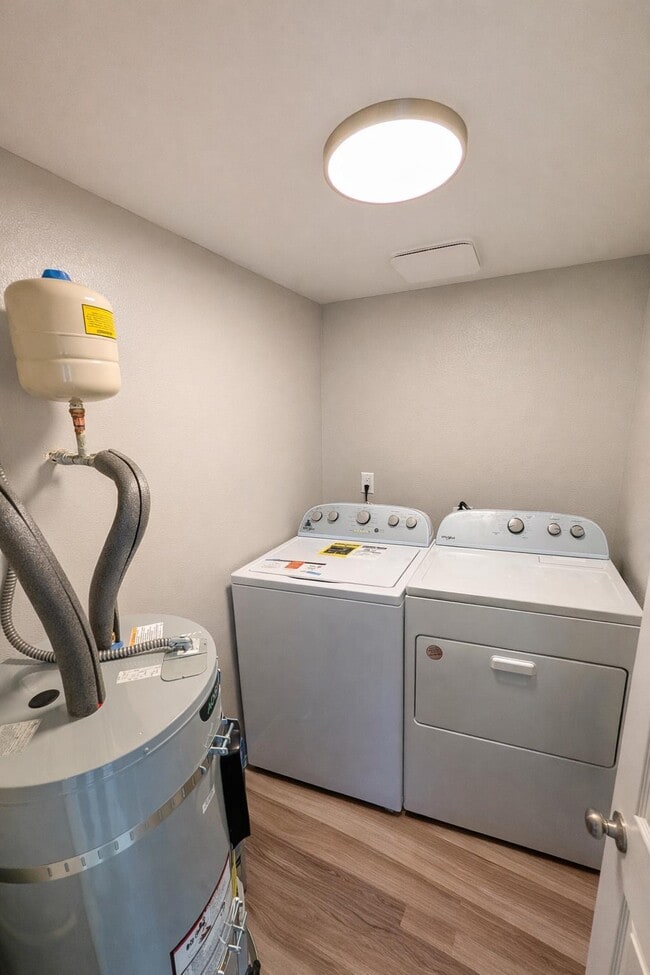 Building Photo - 5623 SE 84th Ave