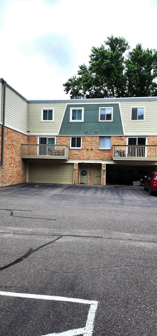 Building Photo - 7411 W Franklin Ave