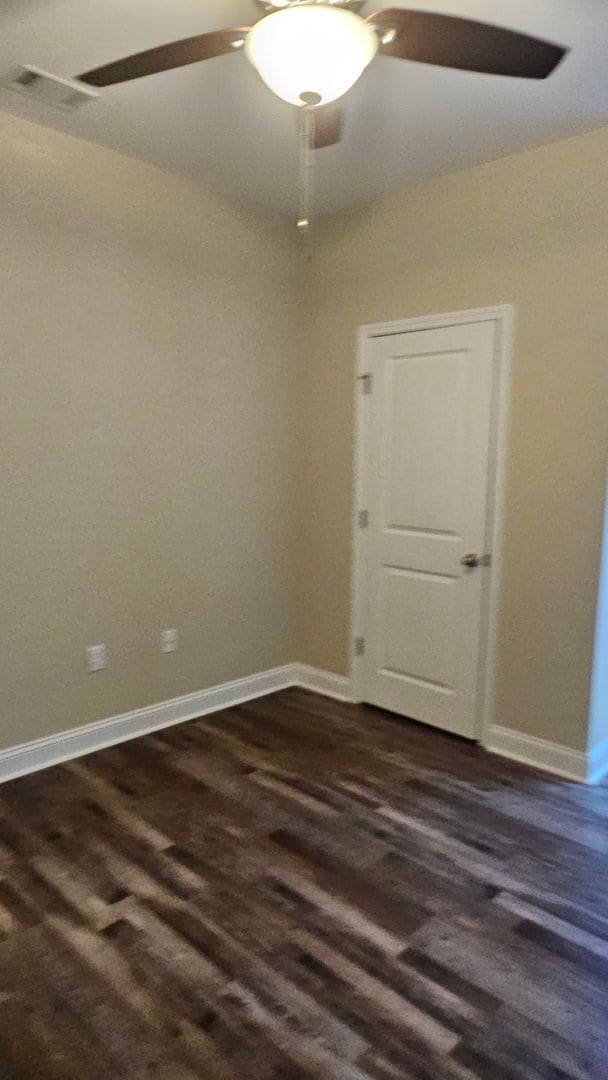 Building Photo - Knights Landing four bedroom home