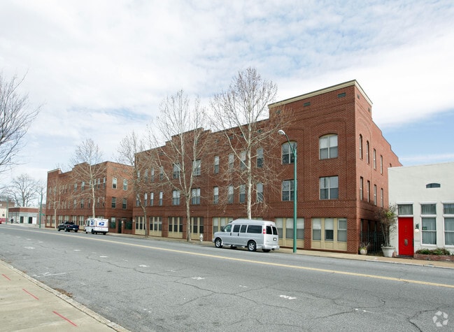 Building Photo - Central Station Lofts