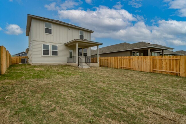 Building Photo - 544 View Dr