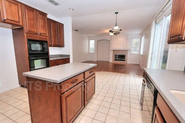 Building Photo - 3240 Big Bear Dr