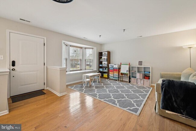 Building Photo - 52 Stokes Rd