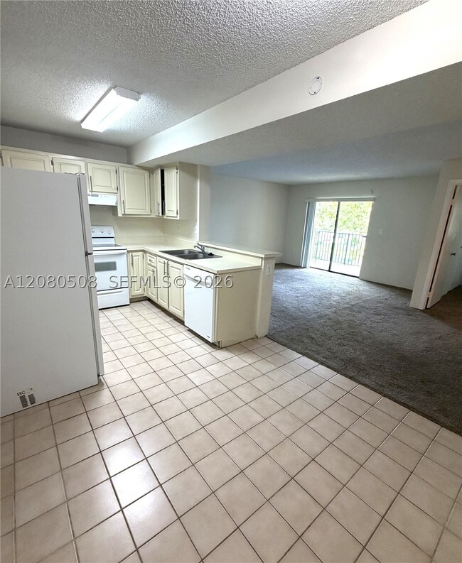Building Photo - 351 Palm Way