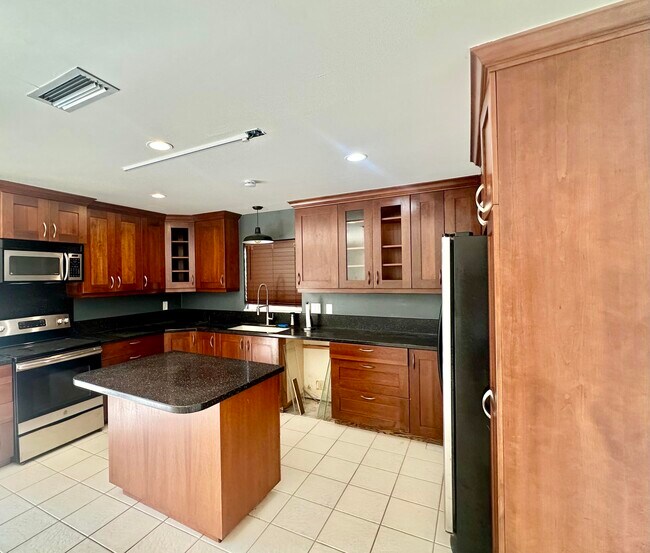 Building Photo - 2030 Bonnie St