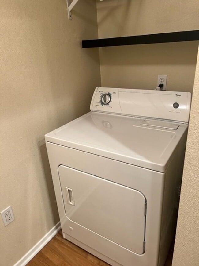 Building Photo - Spacious 2 Bedroom Avenue One Home, Available Now!