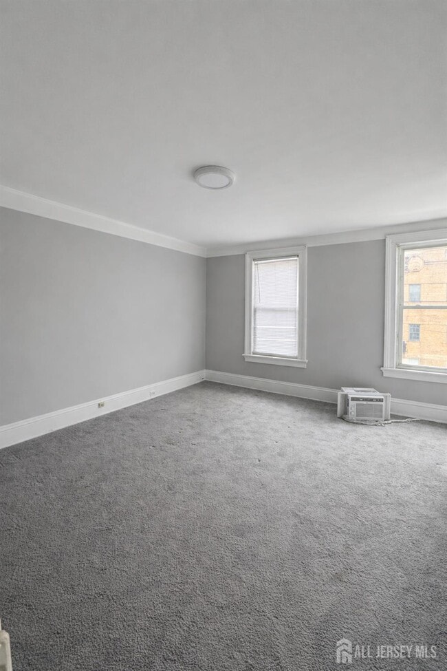 Building Photo - 80 Commerce St