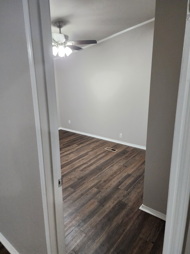 Building Photo - 640 Houston St