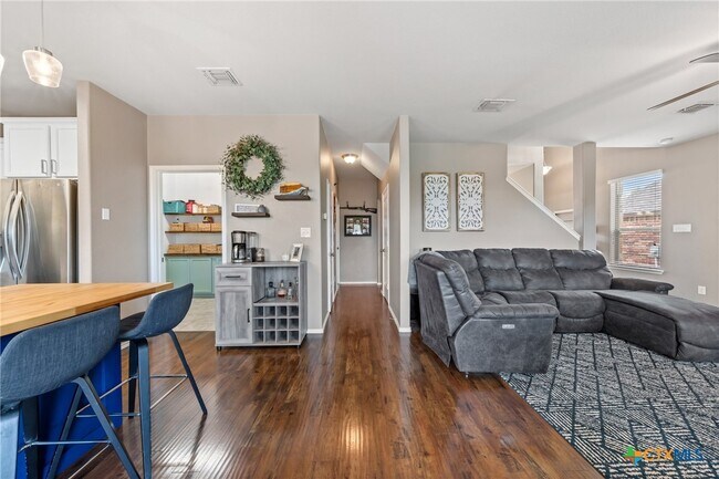 Building Photo - 5221 Cicero Dr