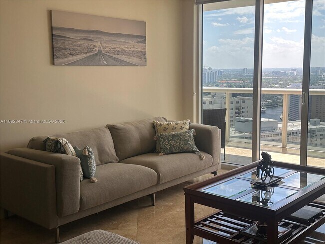 Building Photo - 1800 S Ocean Dr