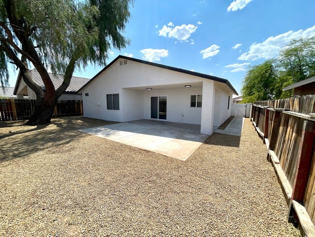 Building Photo - Newly Update 2 Bedroom Home in Mohave Valley!