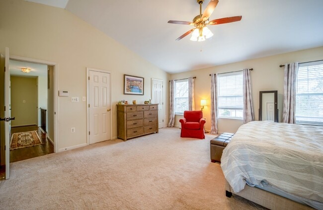 Building Photo - Stunningly Updated Home in Evergreen Meado...