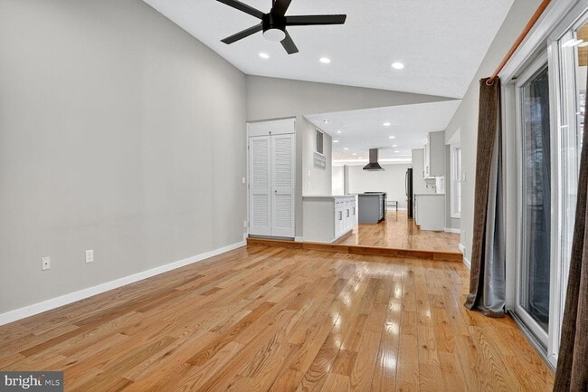 Building Photo - 14982 Gold Post Ct